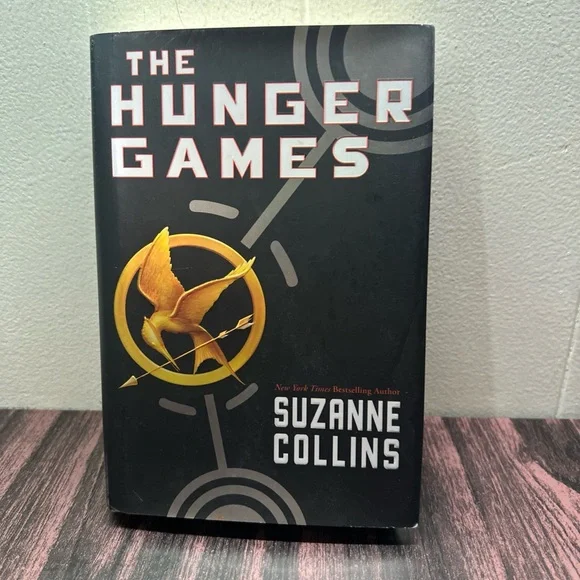 The Hunger Games Book Set - Black, Blue, Red Covers. 5 Books - Picture 4 of 12